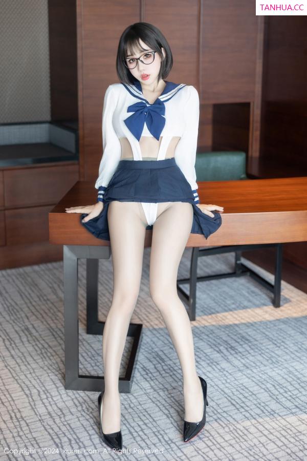 小蛮妖  [XiuRen]高清写真图 2024.08.26 No.9065 小蛮妖Yummy 黑丝美腿第9张图片